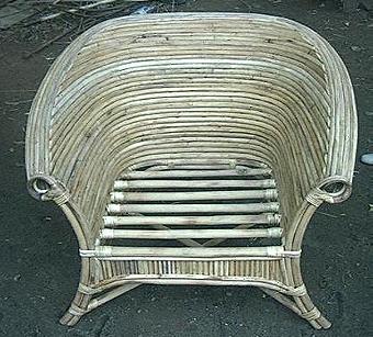 Fauteuil-can.jpg (33357 octets)
