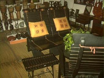 SALON2.JPG (21996 octets)