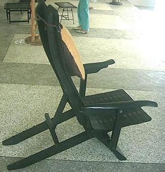 chaise-cote.jpg (26883 octets)