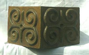 Pot-carre-motif.jpg (12311 octets)